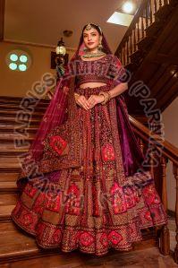 Ladies Designer Velvet Wedding Wear Lehenga Choli