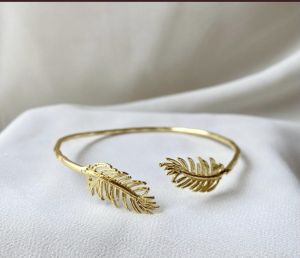 Ladies Fancy Leaf Bangle