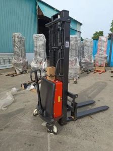 Battery Operated Hydraulic Stackers