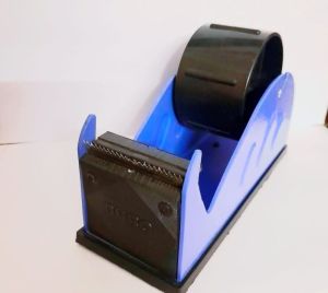 Metal tape dispenser