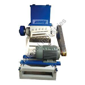 Pet bottle shredder machine