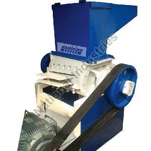 Pet bottle shredder machine