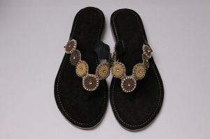 embroidry leather sandal