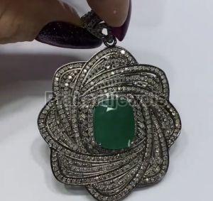 Ladies Morden Emerald Pendant