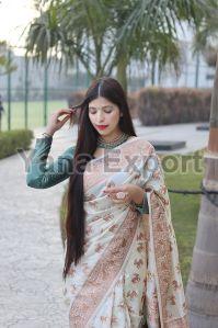 1100 White Zari Silk Sarees