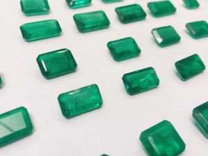 Natural Emerald Gemstone