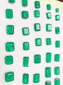 Natural Emerald Gemstone
