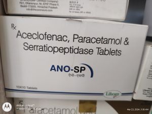 Aceclofenac Paracetamol Serratiopeptidase tablet