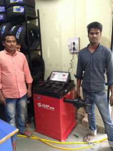 Wheel Balancing Machine