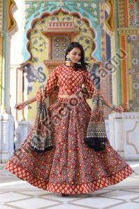 gopi dress blouse design New collection of Gopi dress with heavy chikan blouse, Skirt with heavy broad border with chicken border and the Malmal cotton dupatta This is luxury premium quality in the Gopi dress DM
