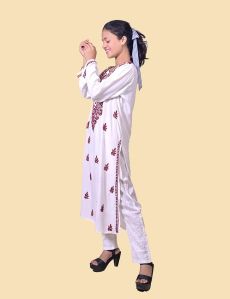 White Mehroon Thread Modal Cotton Chikankari Kurta