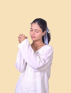 White Aline Muslin Chikankari Kurta