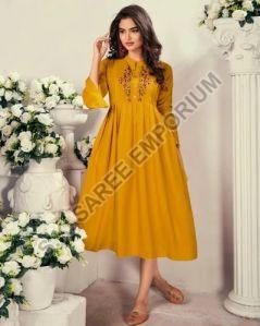 Ladies Designer Embroidery Rayon Kurti