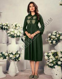Ladies Designer Embroidery Rayon Kurti