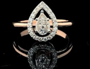 AULR831 Ladies Pie Cut Diamond Ring