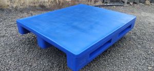 2 & 4 Way Entry Rackable Plastic Pallets