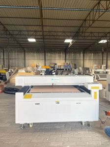 CO2 Laser Cutting Machine