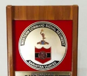 Presentation shield momento