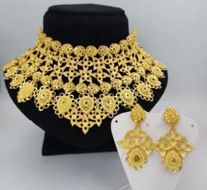 Gold Choker Necklace Set