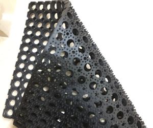 Black Rubber Hollow Step Mats