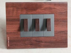 Wood plate with kenzo switch gray base wood knob