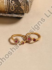 SH13-1780 Gold Plated White & Pink Toe Ring