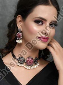 SH26-KZ-JS-3165 Oxidised Silver Plated Magenta Pink Choker