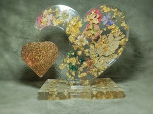 Resin Heart Shaped Photo Memory Stand