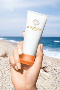 SPF 60 Matte Finish Sunscreen Cream
