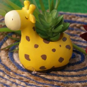 Giraffe Animal Planter Yellow Poly resin Pots