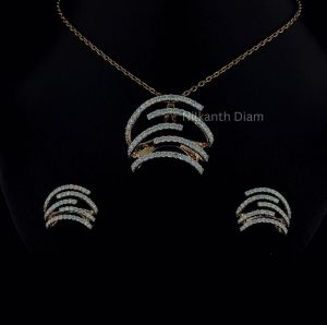 Diamonds Pendant Set