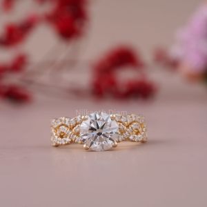 Round Diamonds Rings