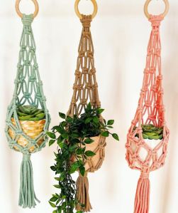 macrame plant hanger
