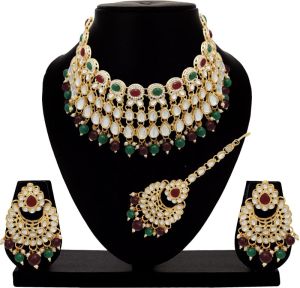 Delicate Round Kundan Choker Necklace Set