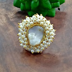 V011000538 Designer Pearl Ring