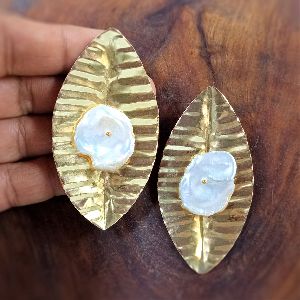 V011000848 Golden Baroque Pearl Earrings