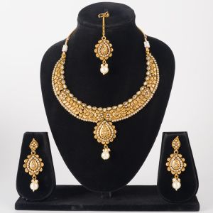 Gold Kundan Jewellery