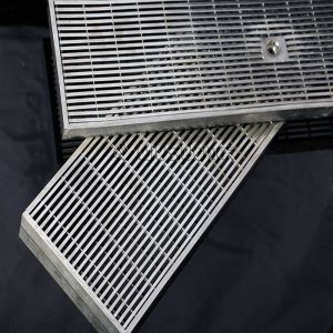 SS FLOOR GRATING