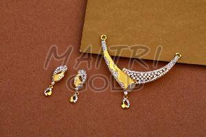 Ladies Gold Diamond Tanmaniya Necklace Set
