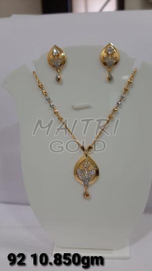Tanmaniya Gold Chain Necklace Set