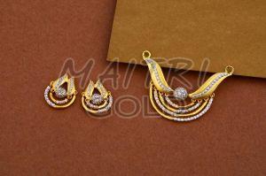 Ladies Gold Diamond Tanmaniya Necklace Set