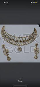 Ladies Morden Wedding Wear Gold Choker Necklace Set