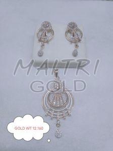 Ladies Partywear Gold Pendant Set