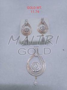 Ladies Partywear Gold Pendant Set
