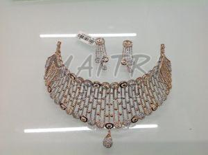 Ladies Stylish Gold Choker Necklace Set