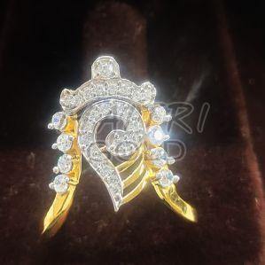 Ladies Stylish Gold Ring