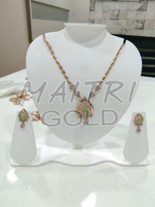 Ladies Designer Gold Chain Necklace Set