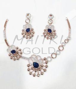 Ladies Modern Gold Necklace Set