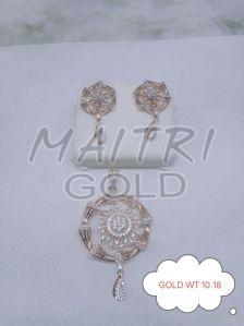 Ladies Partywear Gold Pendant Set