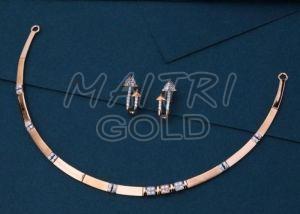 Ladies Stylish Pure Gold Necklace Set